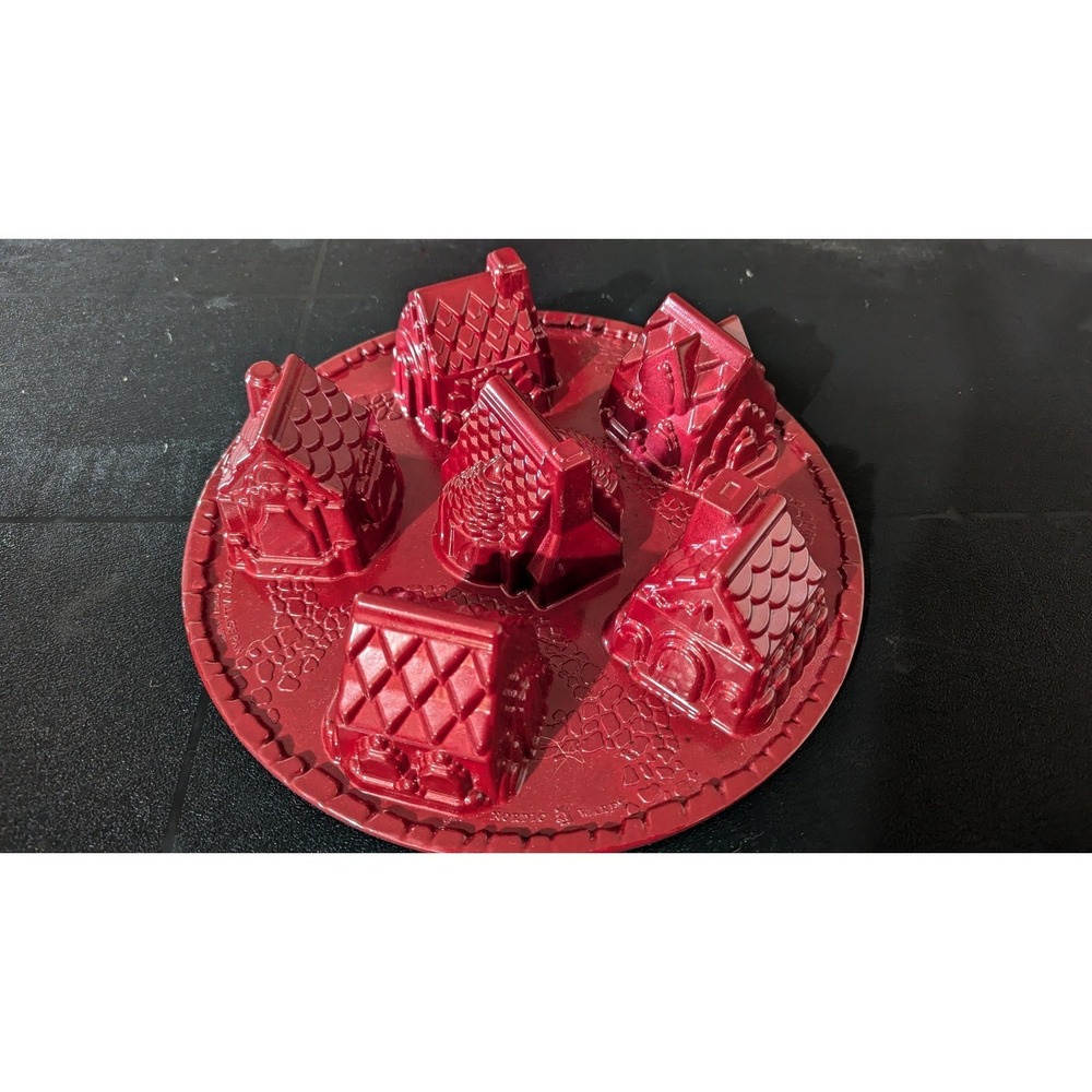 Nordic Ware Holiday Cottage Bundt Pan Red Cast Aluminum Baking Mold 6 Houses